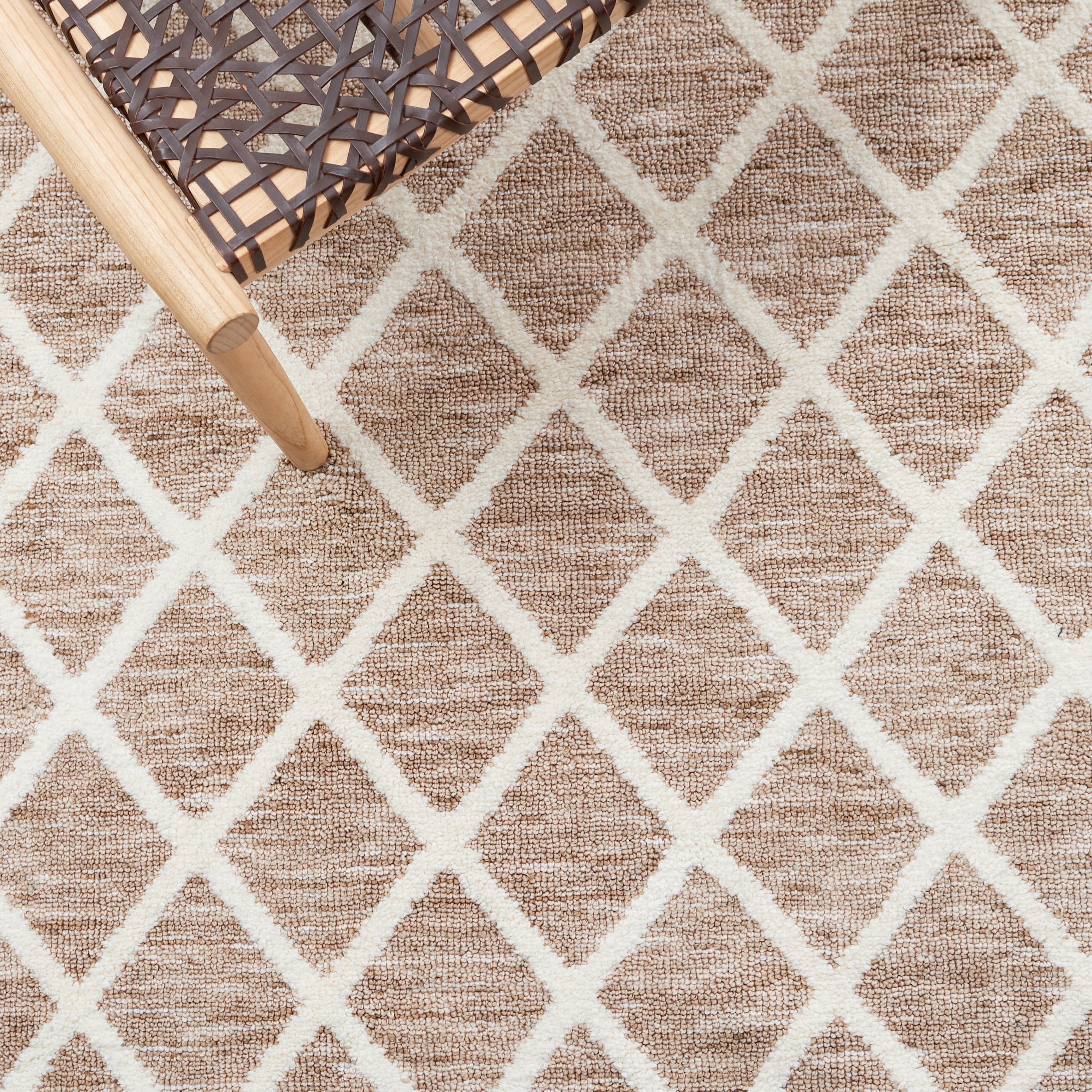 Safavieh Easy Care Dilara Cross Polyester Machine Washable Area Rug, Beige/Ivory, 5' x 8'