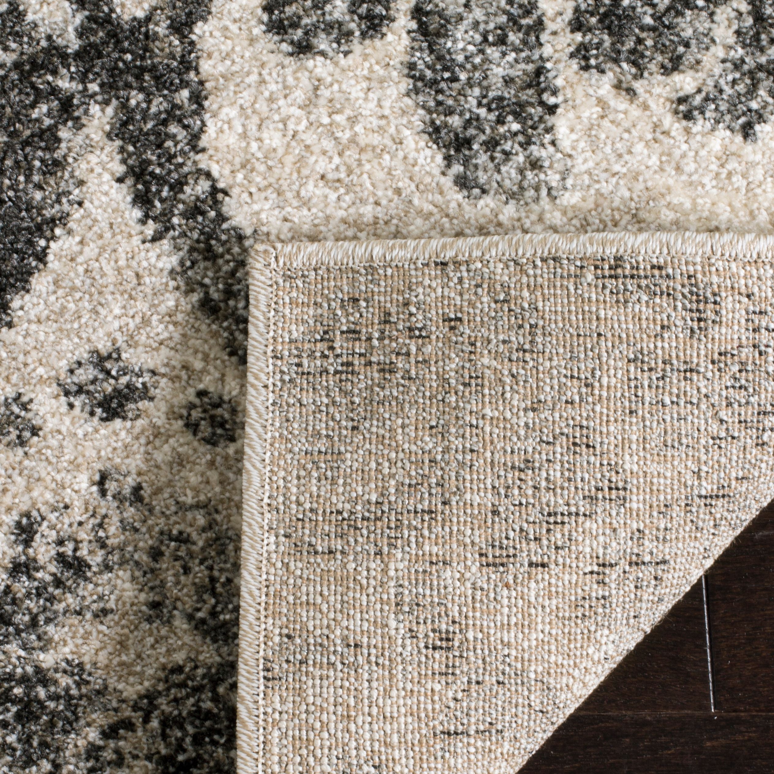 SAFAVIEH Retro Hyram Damask Area Rug, Cream/Grey, 2'6" x 4'