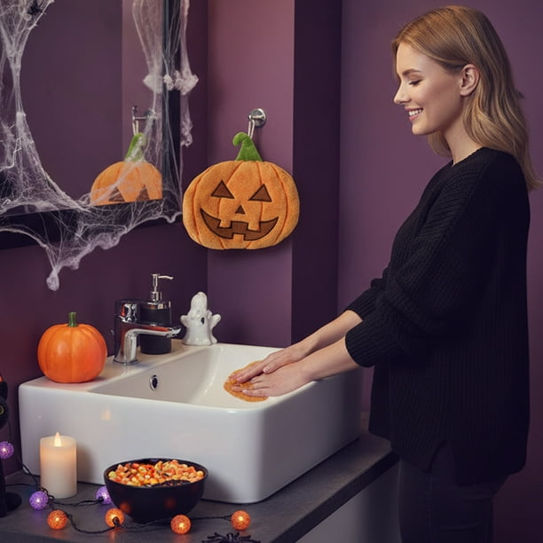 Toalla de mano colgante de forro polar con diseño de calabaza de Halloween y corales para cocina y baño, ideal para fiestas navideñas.