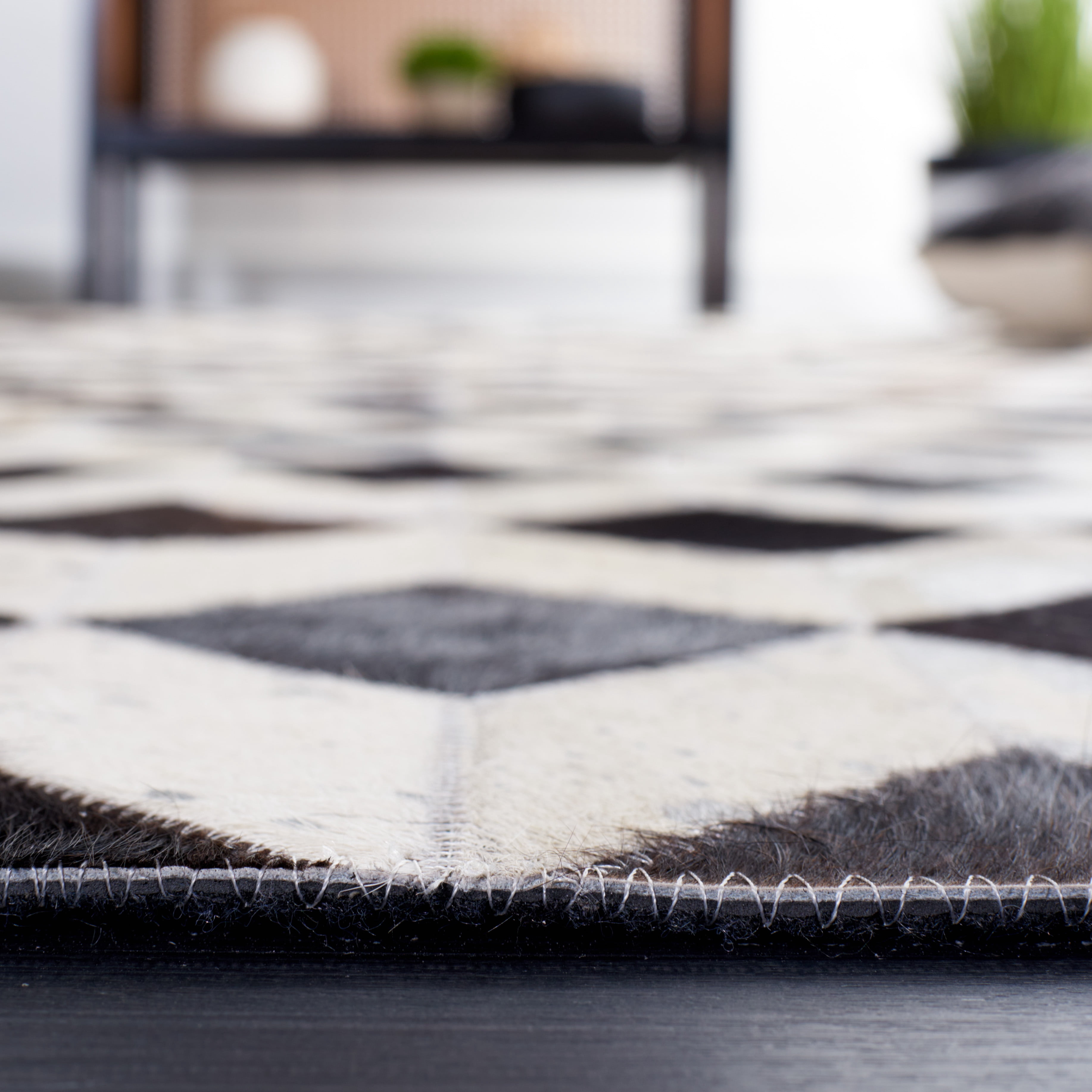 SAFAVIEH Studio Leather Harry Geometric Area Rug, Beige/Black, 5' x 8'