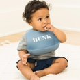 thumbnail image 2 of Recogedor de comida de silicona impermeable Baby Bib Bella Tunno Hunk, 2 of 9