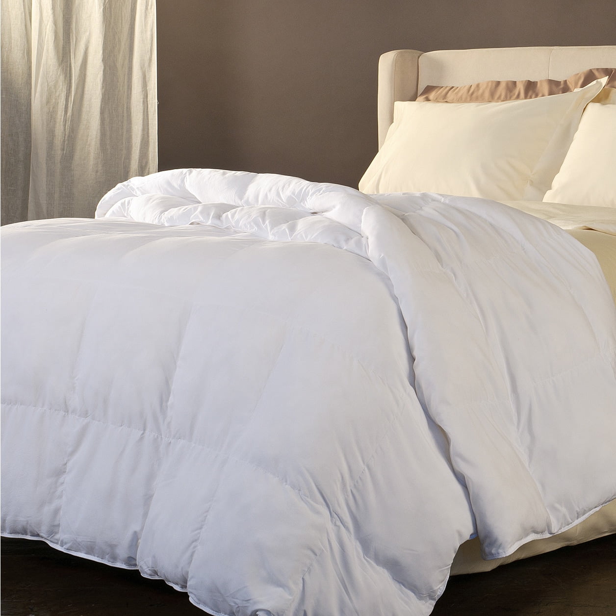 Superior AllSeason Luxurious Down Alternative Hypoallergenic Comforter