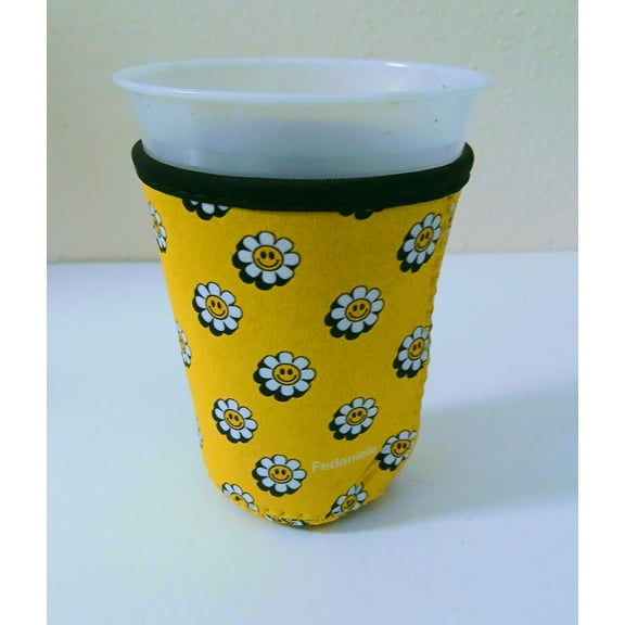 Fedaniele White Yellow Smile Face Reusable Insulated Neoprene Cup Sleeve Durable Drink Sleeve for Cold Hot Beverages 22oz 3mm