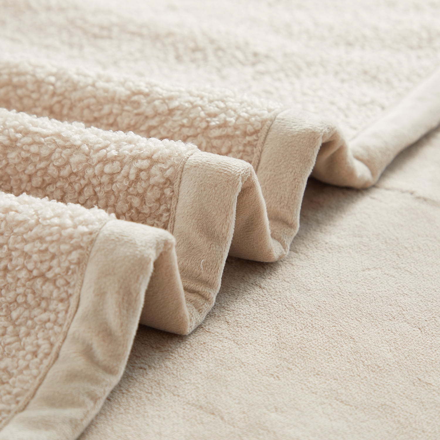 Dearfoams Reversible Cozy Teddy Oversized Couch Throw Blanket, Beige, 50 x 70 in