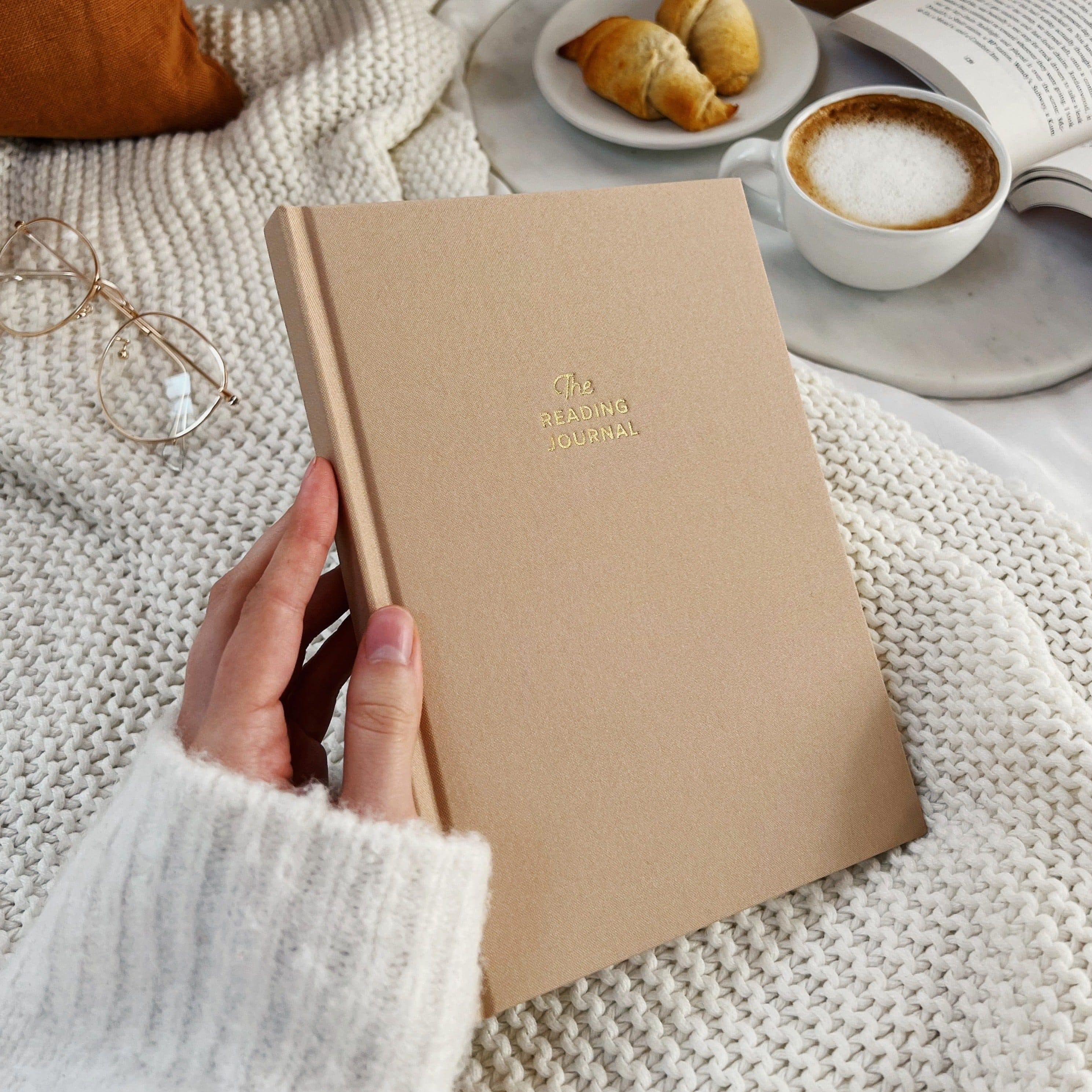 Kunitsa Co. Reading Journal. Review and Track Your Reading (Green) - 52 Book Reviews