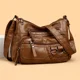 thumbnail image 4 of Bolso de mujer mayor 2024 Nuevo bolso de mensajero informal y versátil Mochila de hombro de cuero suave para mujer Bolso de madre de varias capas, 4 of 5
