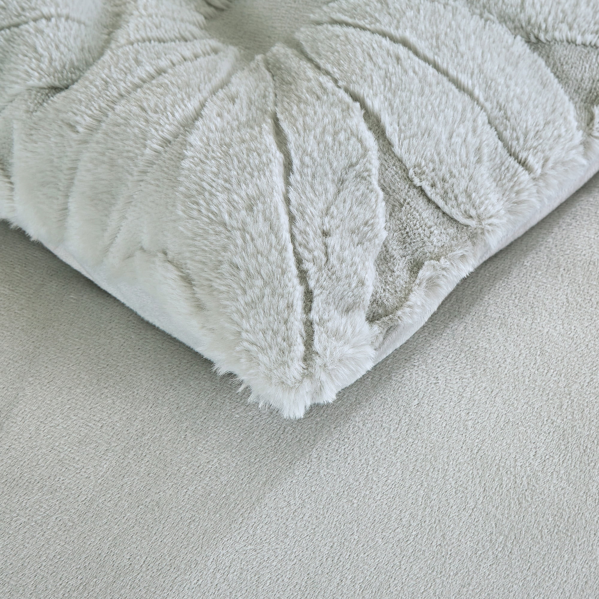 HIG 4-Piece Grey Faux Fur Comforter Set – Soft Cozy Carved Texture, All-Season Bedding, Includes Comforter, 2 Shams & 1 Decorative Pillow, King