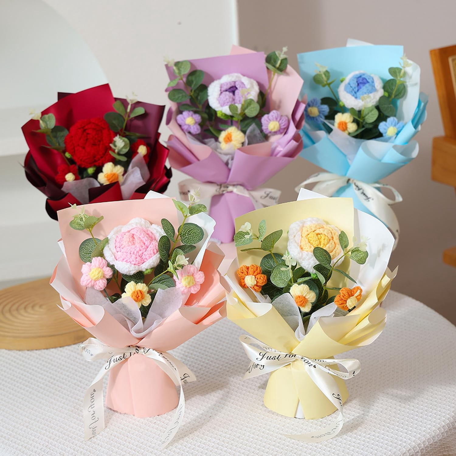 Handmade Delicate Crochet Flower Bouquet, Small Pink Tulips Artificial Flowers with Greeting Card, Handmade Knitted Flowers Bouquet for Party,Girlfriend,Mother's Day Handmade Felt Roses Kit (Blue)