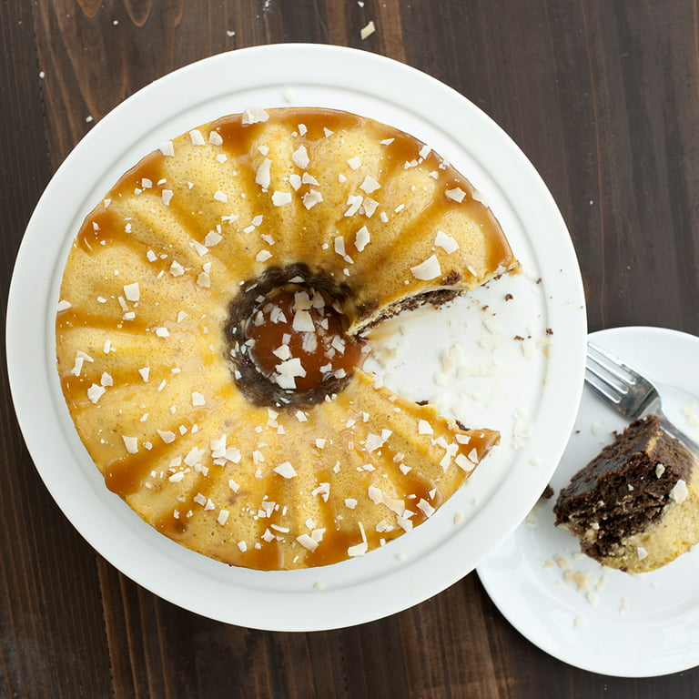 Nordic Ware Non-Stick Round Elegant Party Bundt Cake Pan