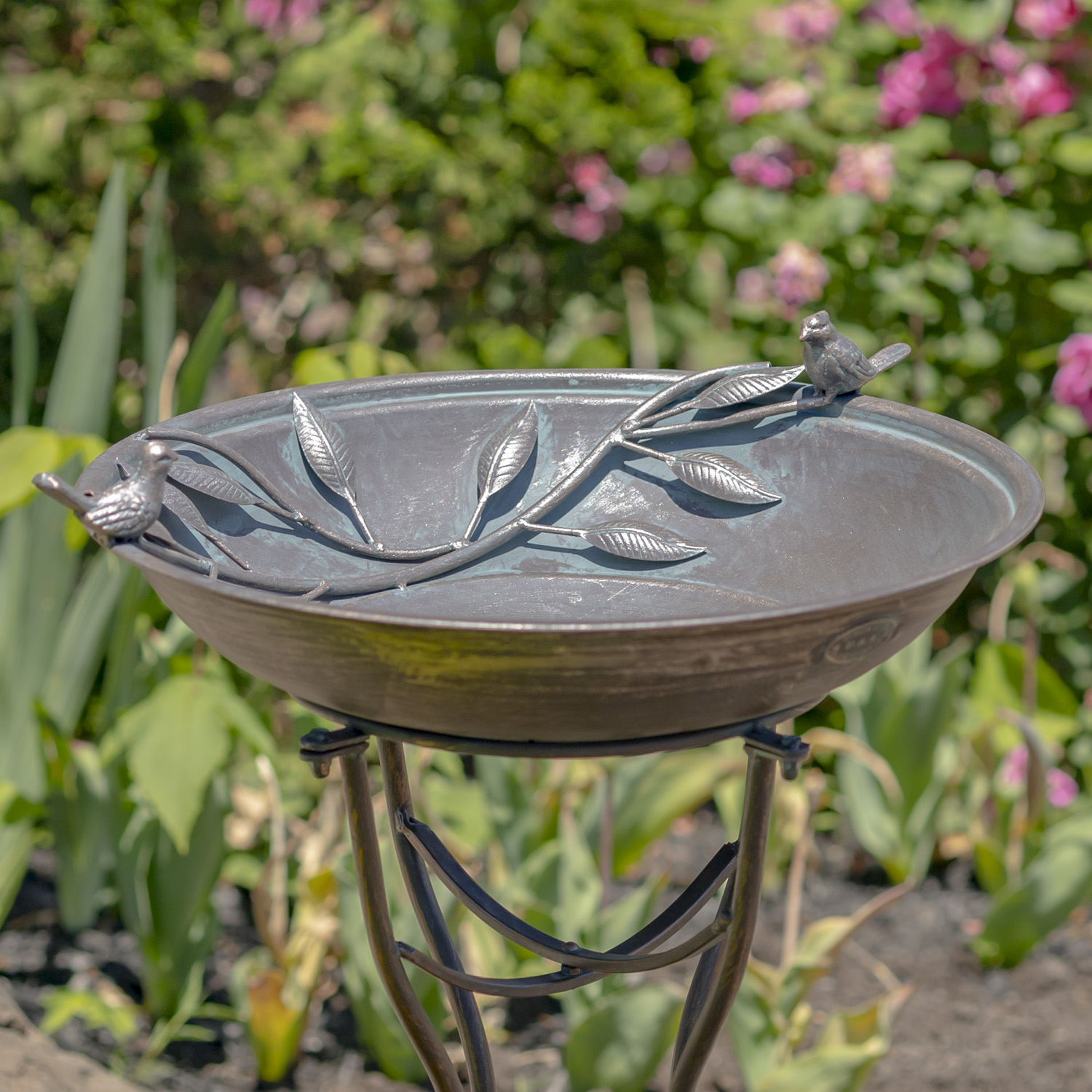 Zaer Ltd. Deep Well Made Metal Birdbath with 2 Cast Iron Birds and Leaf Decoration (Bronze)