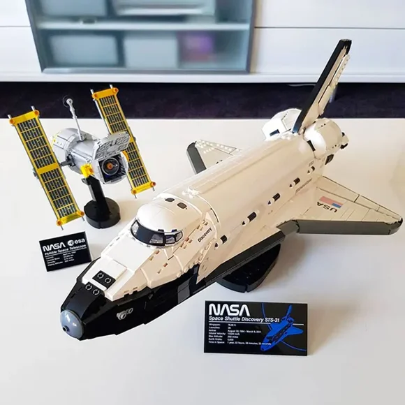 HOT TOY Space Shuttle Discovery Model Building Blocks Bricks Toys Pace Shuttle Birthday Christmas Gift Compatible 10283