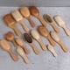 thumbnail image 2 of Peine de madera, cepillo de masaje profesional con cojín de aire para la pérdida del cabello, cepillo para el cabello, peine para el cuero cabelludo, peine de bambú saludable, 2 of 3