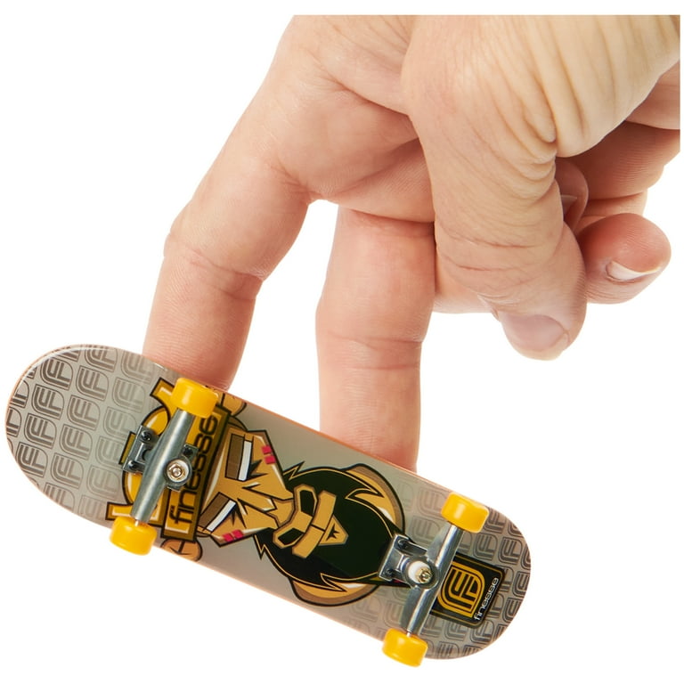 Tech Deck, Ultra DLX Fingerboard 4-Pack, Finesse Skateboards