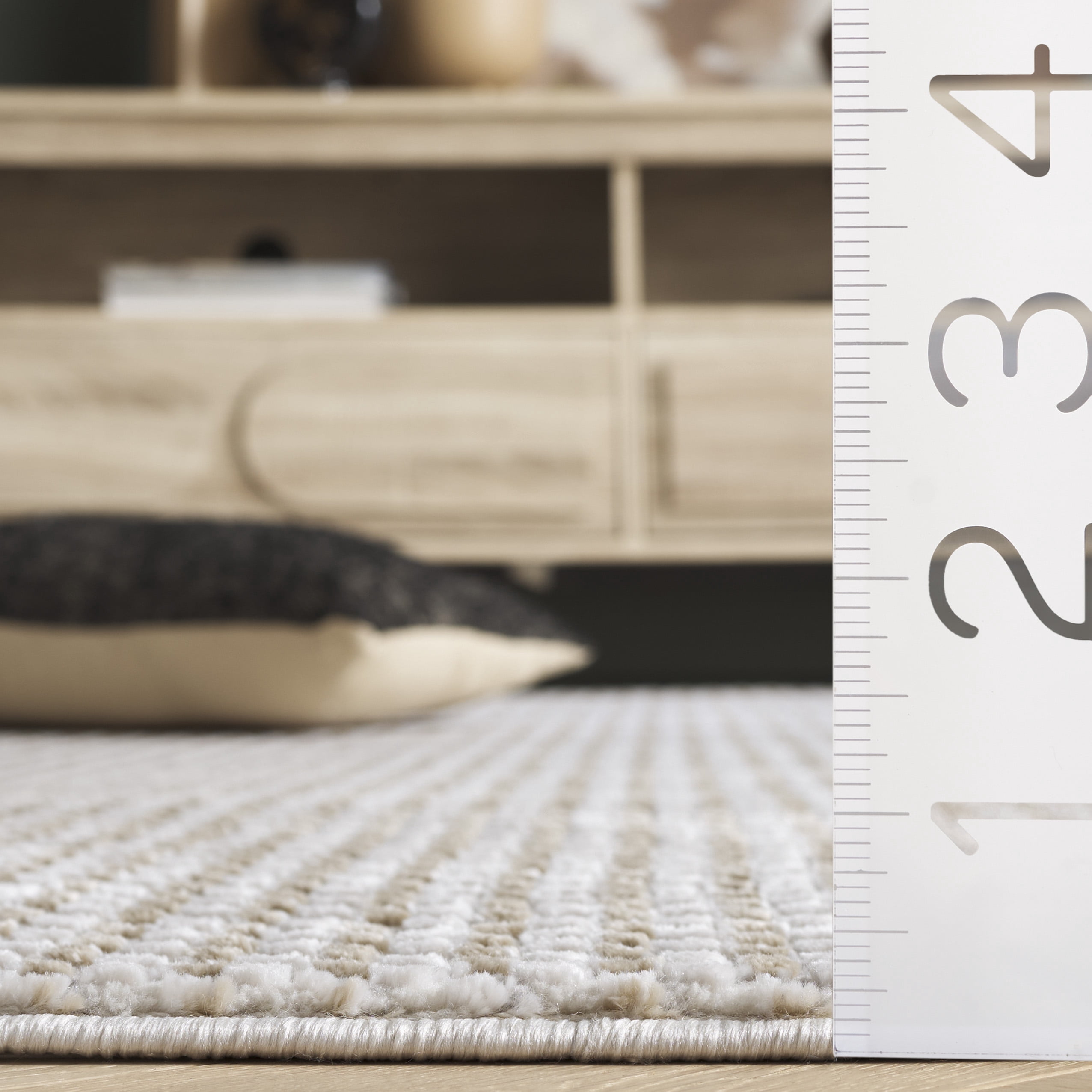 SAFAVIEH Slate Asteria Geometric Area Rug, Beige/Ivory Grey, 5'3" x 7'6"