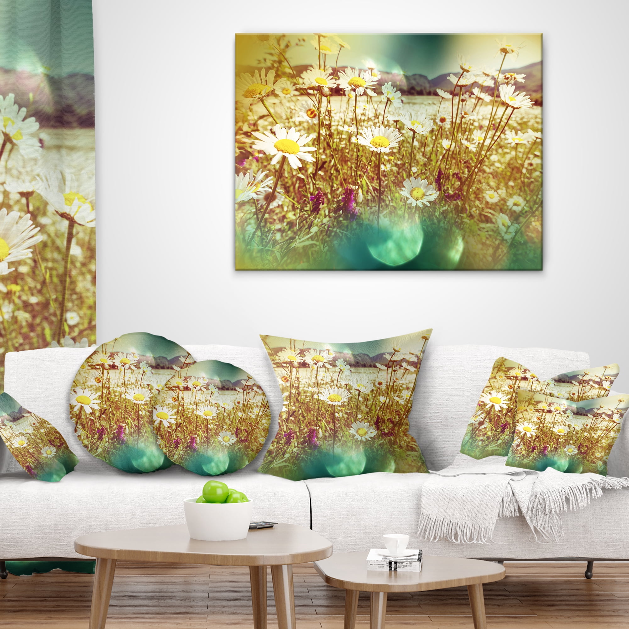 Designart Beautiful Blossom Chamomile Flowers - Floral Throw Pillow - 16x16