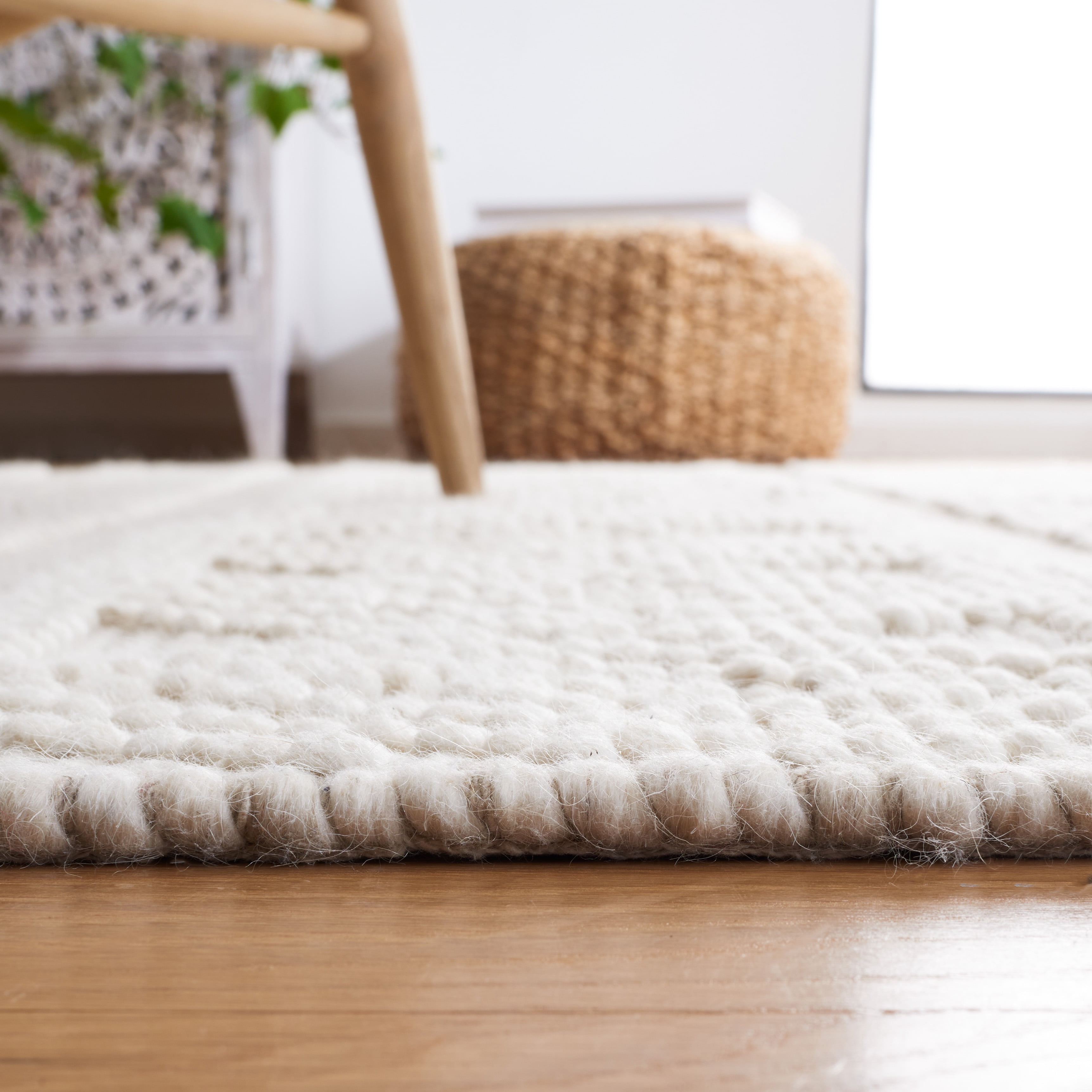 SAFAVIEH Natura Alaois Southwestern Runner Rug, Ivory/Beige, 2'3" x 9'
