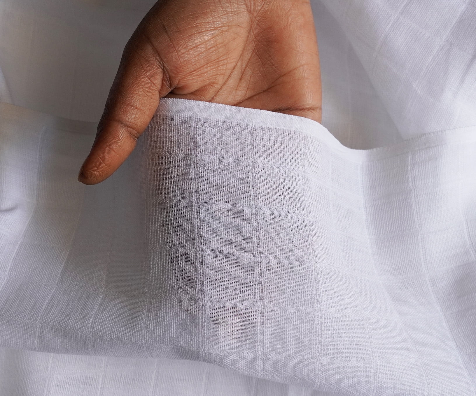 Soimoi White 100% Cotton Muslin Fabric - 46 Inch Wide x 5 Yards | Lightweight, Sheer & Versatile Material for Quilting, Draping, Mockups & Crafts