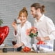 thumbnail image 5 of Ramo de rosas artificiales para San Valentín | Flores de plástico de varias cabezas atadas a mano para decoración de bodas y fiestas, 5 of 6