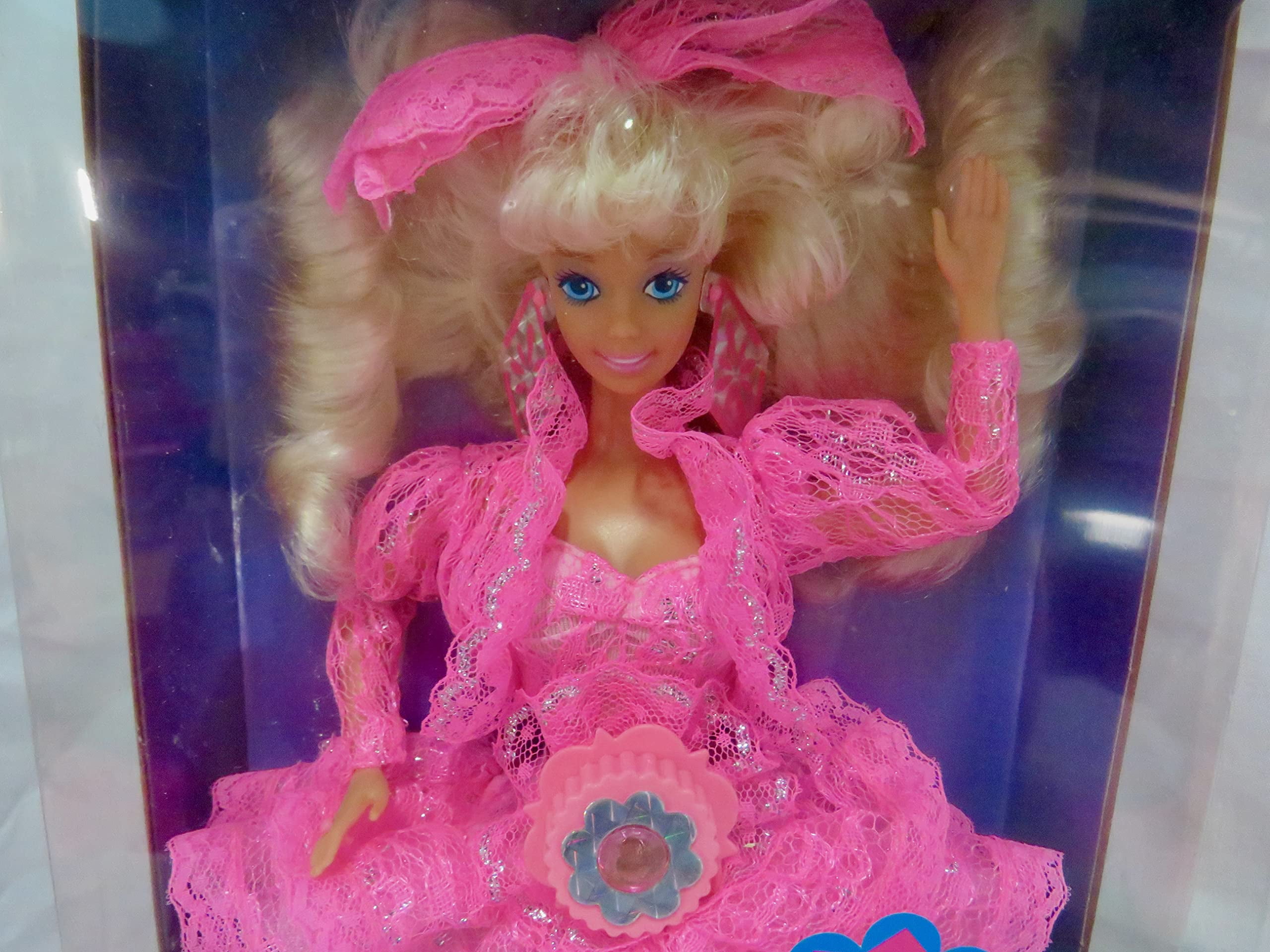 Barbie Lights And Lace - Bambola Bionda Con Vestito Rosa E Gioiello Luminoso - 3