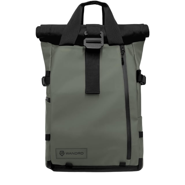Mochila para cámara WANDRD PRVKE 31L V3 con cámara Essential Cube