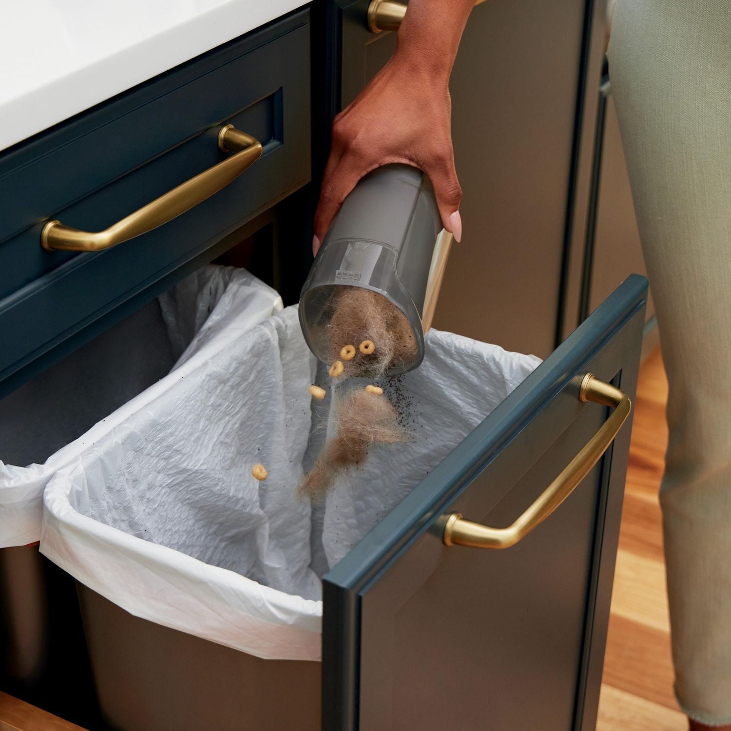 Aspirateur à main Shark Cyclone avec aspiration HyperVelocity, CH700C Aspirateur sans fil