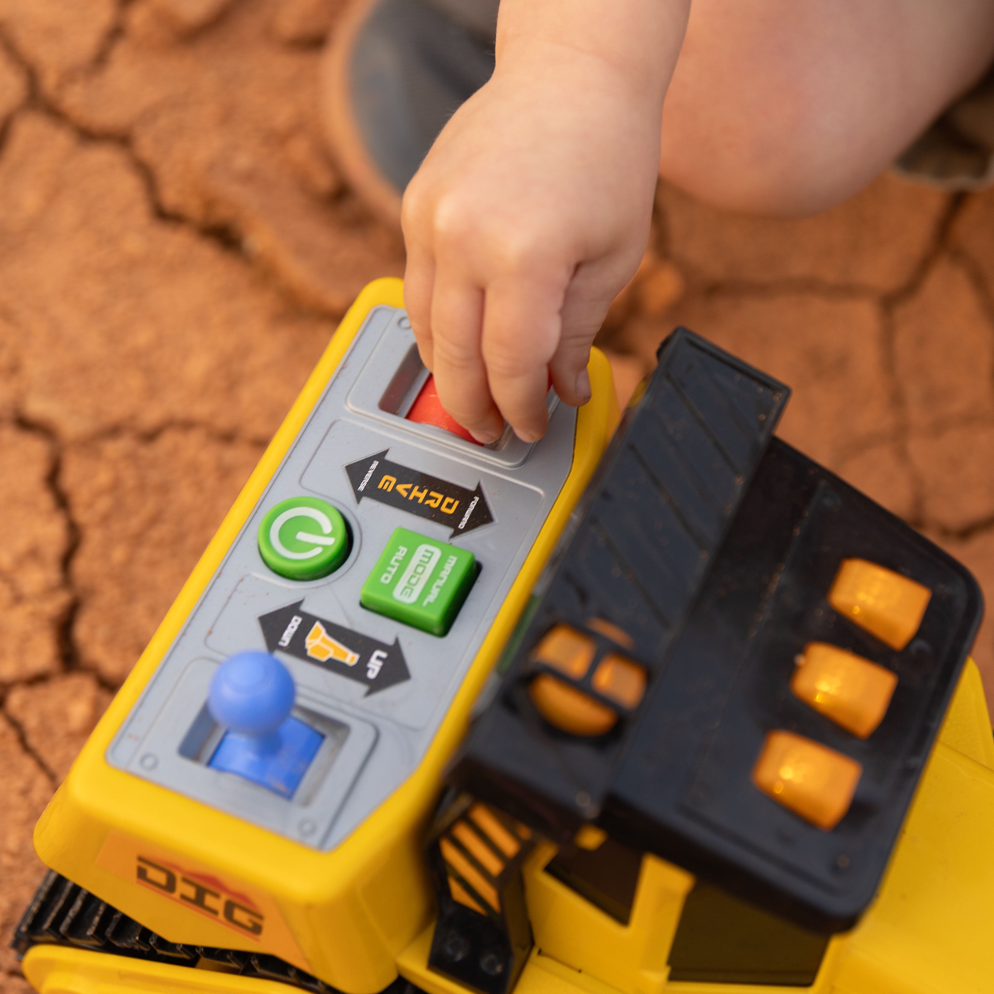 Maxx Action 16" Dozer with Joystick Controls, Lights, Construction Sounds, Motorized Movement, and Real Working Bucket, Maxx Action Maxx Power Dozer