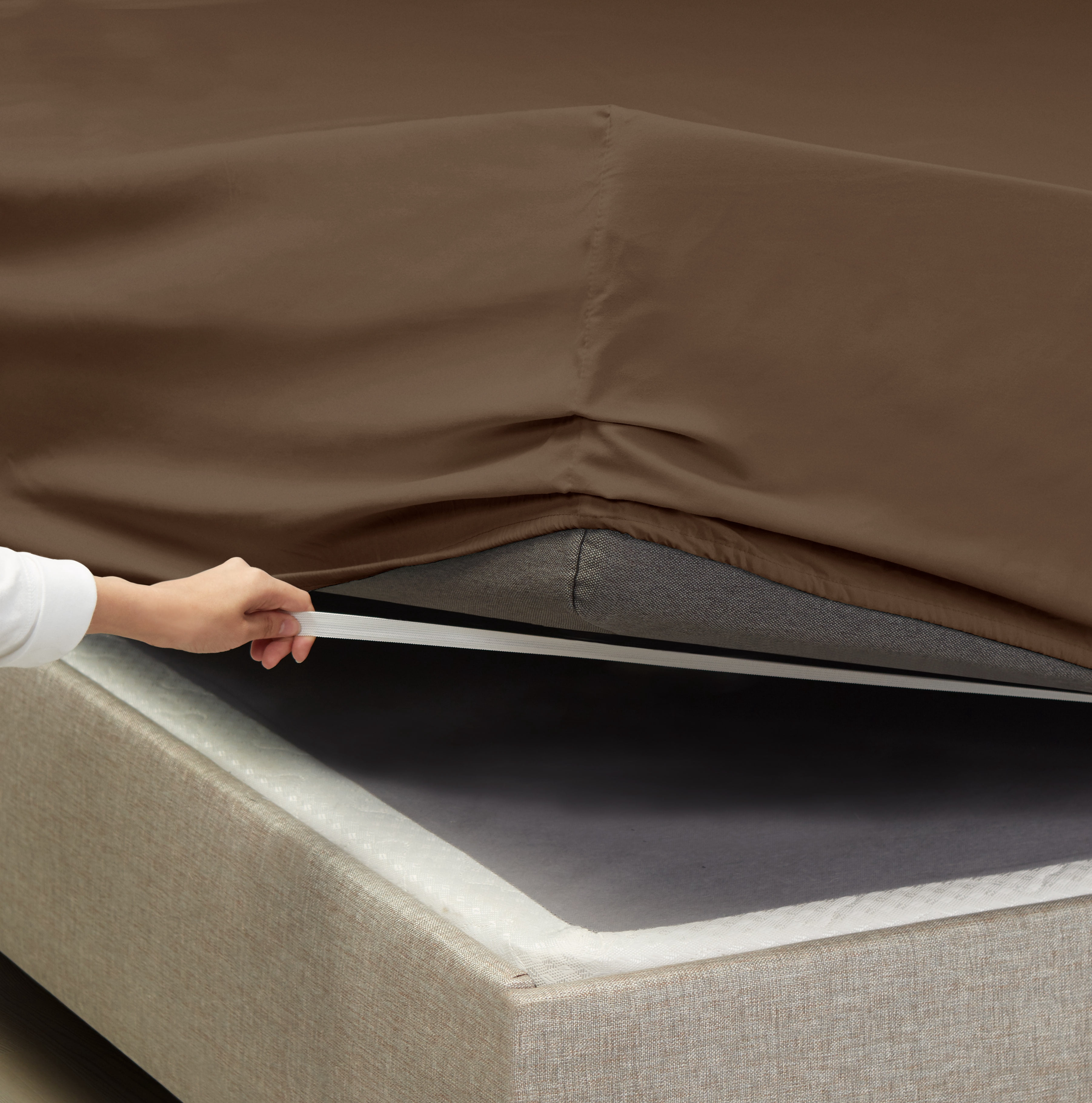 Hearth & Harbor Deep Pocket 3 Piece Solid Bed Sheet Set, 1800 Thread Count Microfiber Sheets, Twin-XL, Chocolate