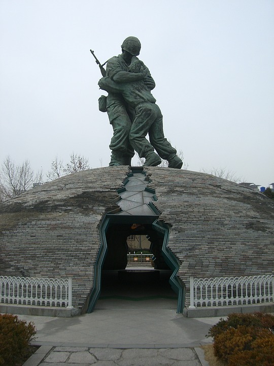 Памятник в южной корее. Памятник в южной корее. Памятник в южной корее. Памятник в южной корее. Памятники пхеньяна.