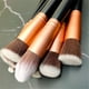 thumbnail image 4 of Juego de brochas de maquillaje de oro negro de gama alta de 16 piezas Pinceles cosméticos profesionales Pinceles de maquillaje con varilla larga premium Herramientas de belleza cosmética Corrector de sombra de ojos Juego de brochas de base de cejas brillar Electrónica, 4 of 5