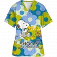 thumbnail image 2 of Ropa de mujer Estampado de dibujos animados de Snoopy Cuello en V Ropa de trabajo para mujer Tops Manga corta Con bolsillos Uniforme médico de enfermería, 2 of 5
