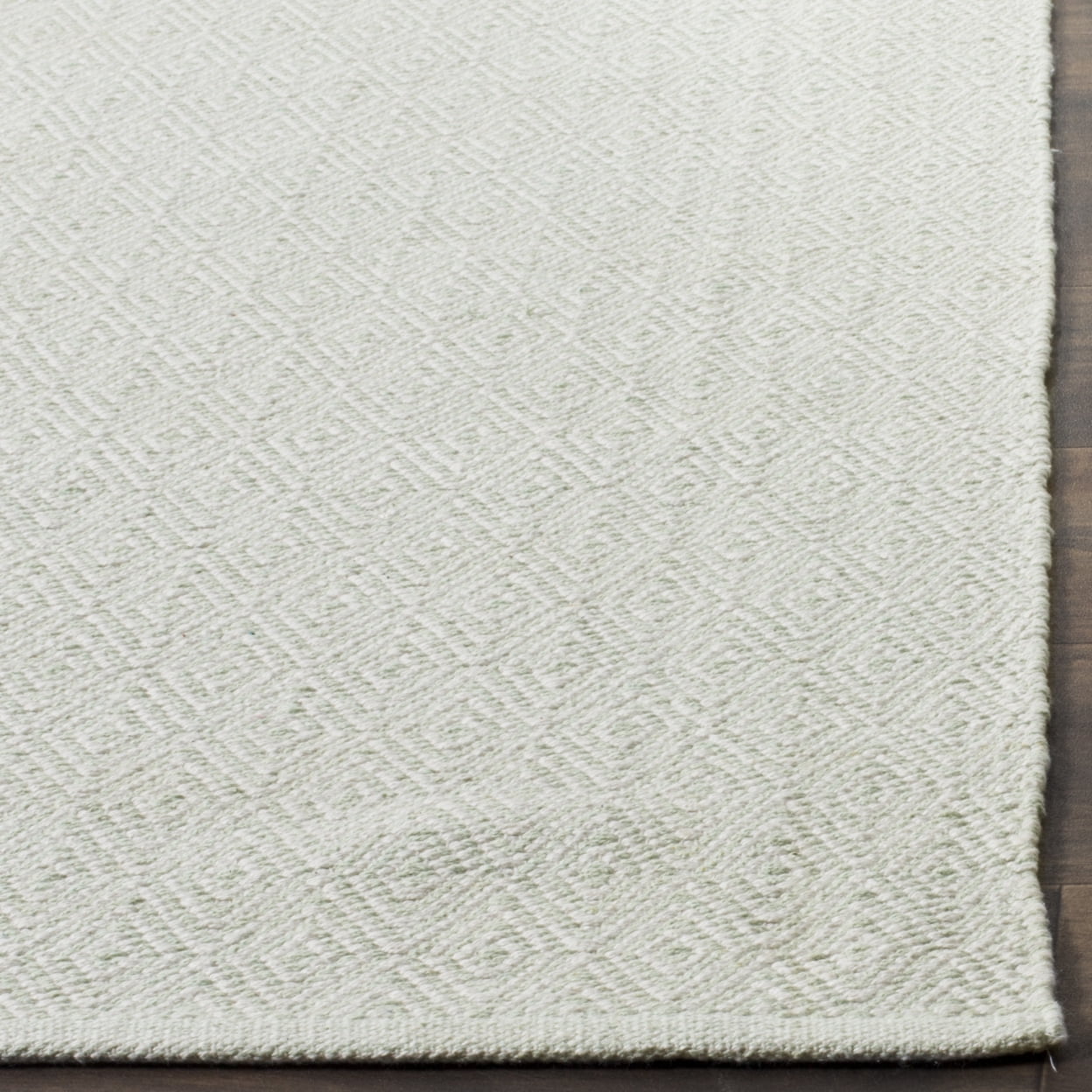 SAFAVIEH Montauk Terrence Geometric Diamond Cotton Area Rug, Ivory/Foam Green, 6' x 6' Round