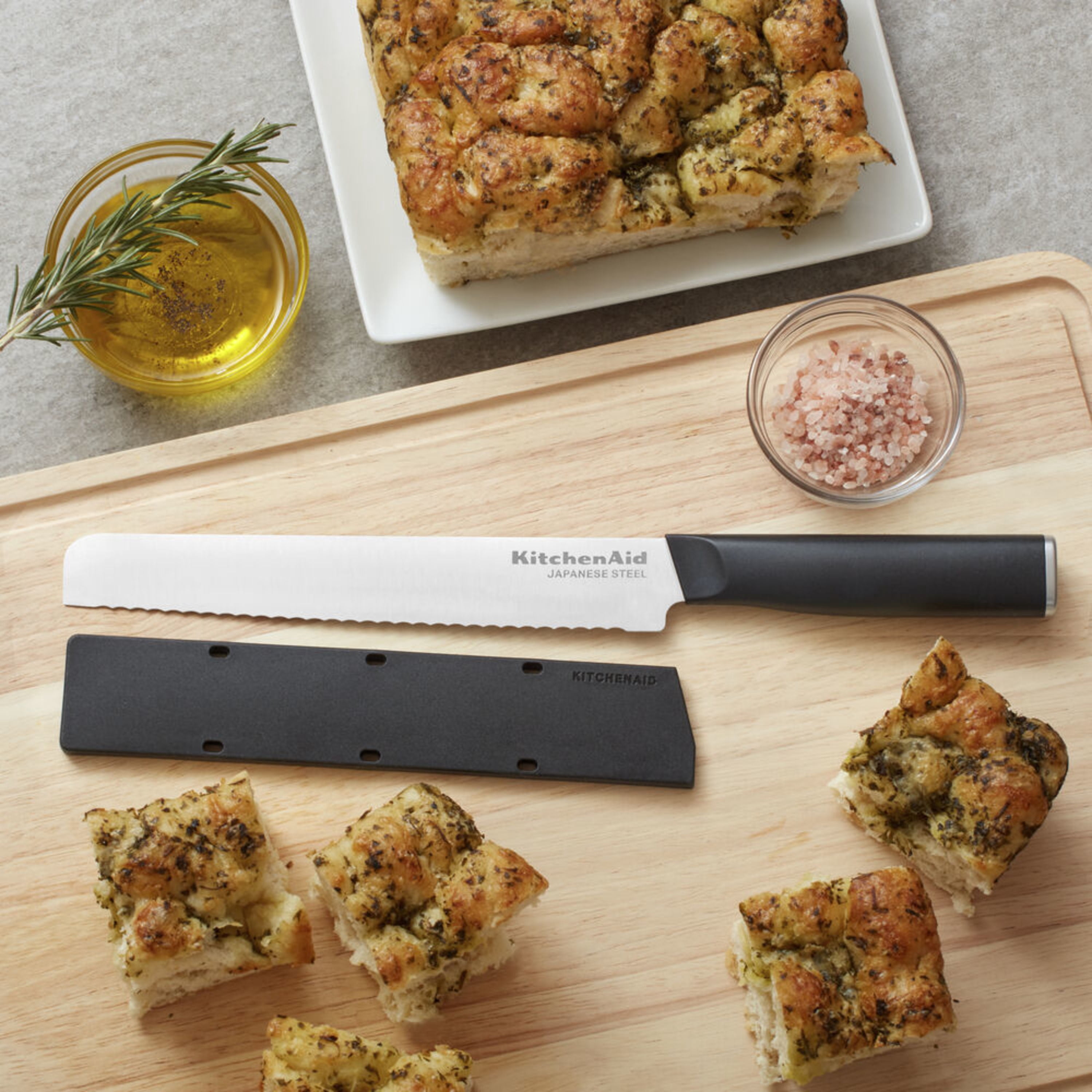 Kitchenaid Classic Serrated Bread Knife with Endcap and Blade Cover, 8-inch, Black
