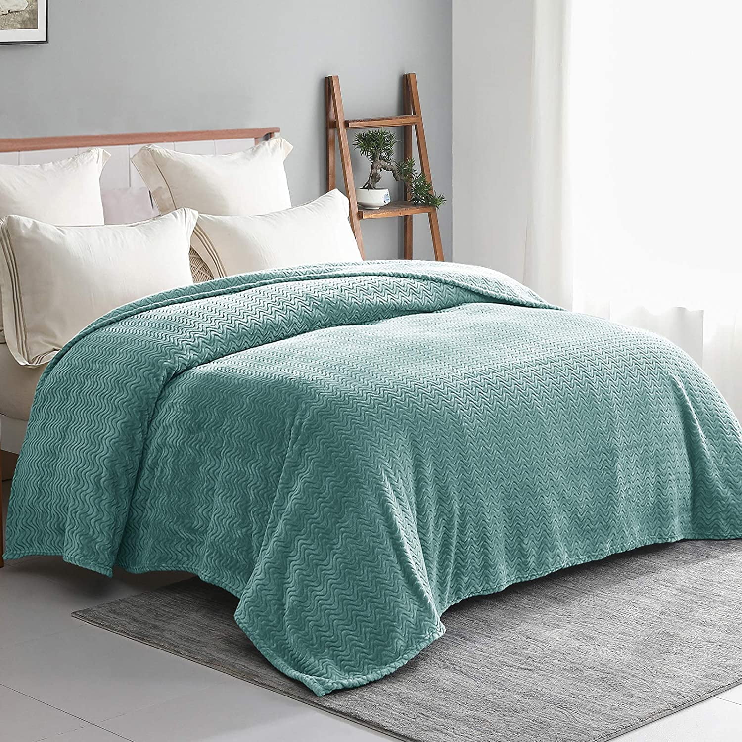 Exclusivo Mezcla King Size Jacquard Weave Wave Pattern Flannel Fleece Velvet Plush Bed Blanket as Bedspread/Coverlet/Bed Cover (90" x 104", Celadon)
