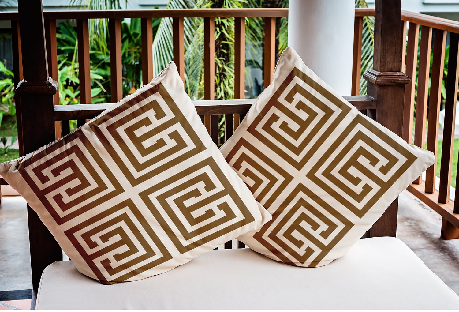 18"x18" Simply Daisy Greek Key Poly Indoor/Outdoor Pillow, Brown Qty 1