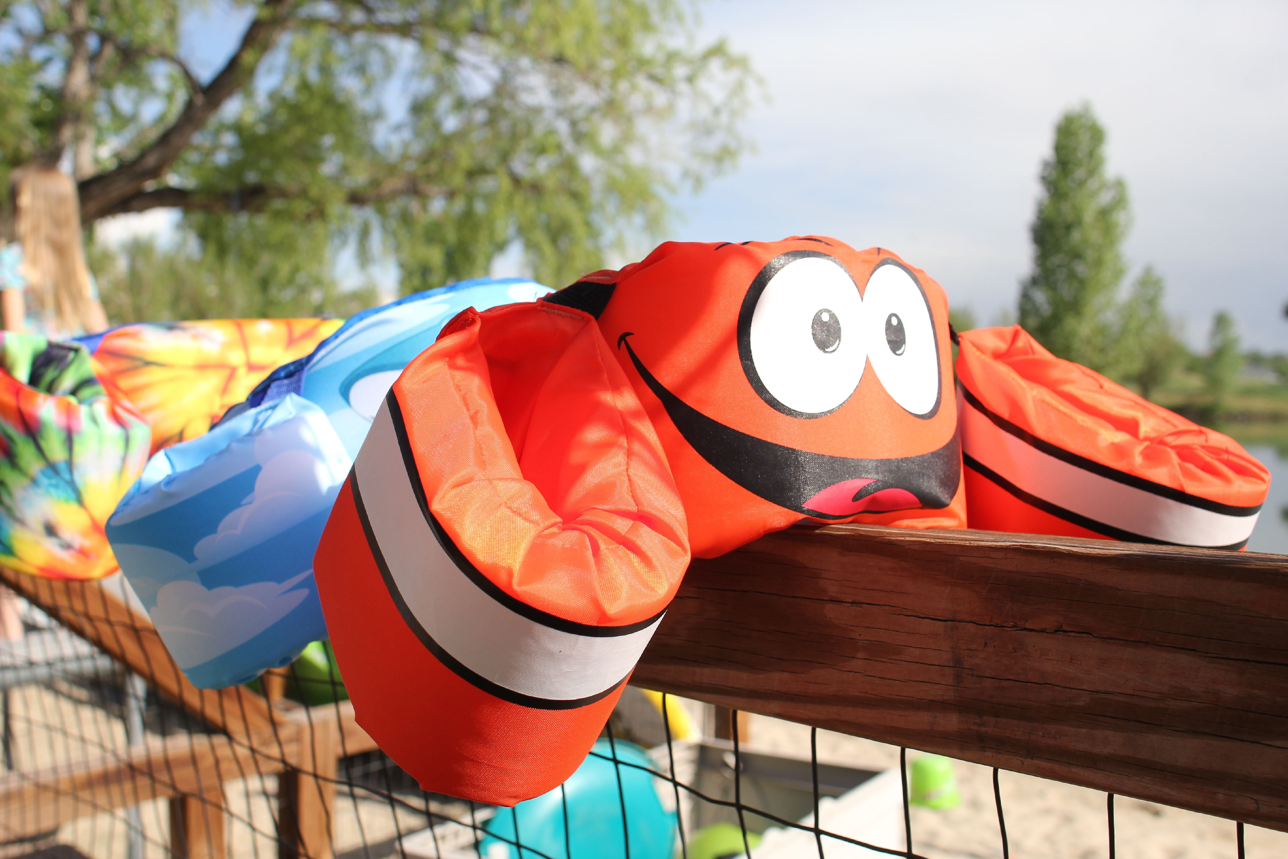 WATER OTTER Classic Child Life Vest, Clownfish