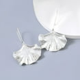 thumbnail image 4 of Pendientes de Ginkgo Biloba Qarigey 2 uds Dorados de Metal Forma de Hoja, 4 of 6