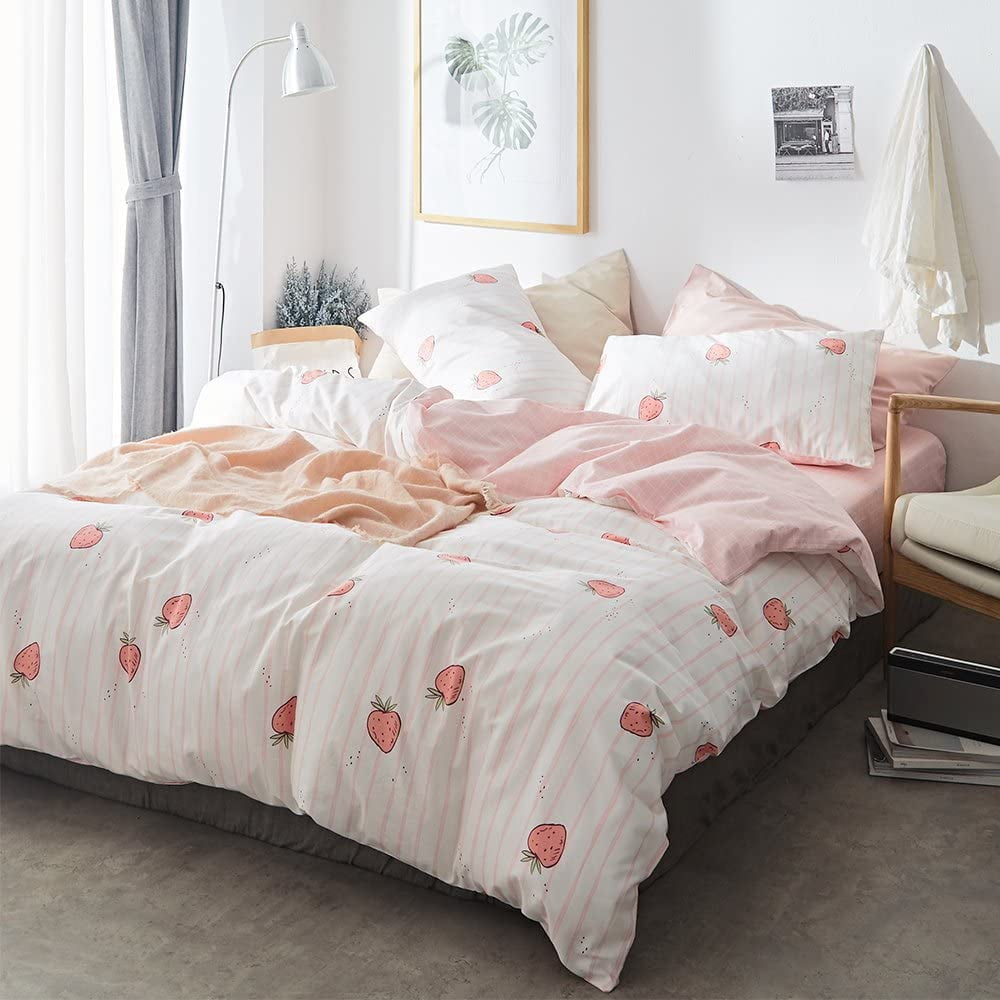 Strawberry Aesthetic Bedding Set 🍓