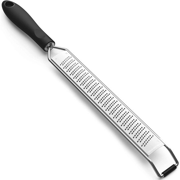 Râpe à Zeste de Citron et Fromage – Acier Inoxydable Premium - un Outil de Cuisine Tranchant pour Gingembre, Ail, Muscade, Chocolat, Légumes, Fruits, Lavable au Lave-Vaisselle, Noir