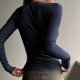 thumbnail image 4 of Top ajustado con medio botón estilo Sexy Top informal para mujer traje diario con cuello en V para chica picante, 4 of 6