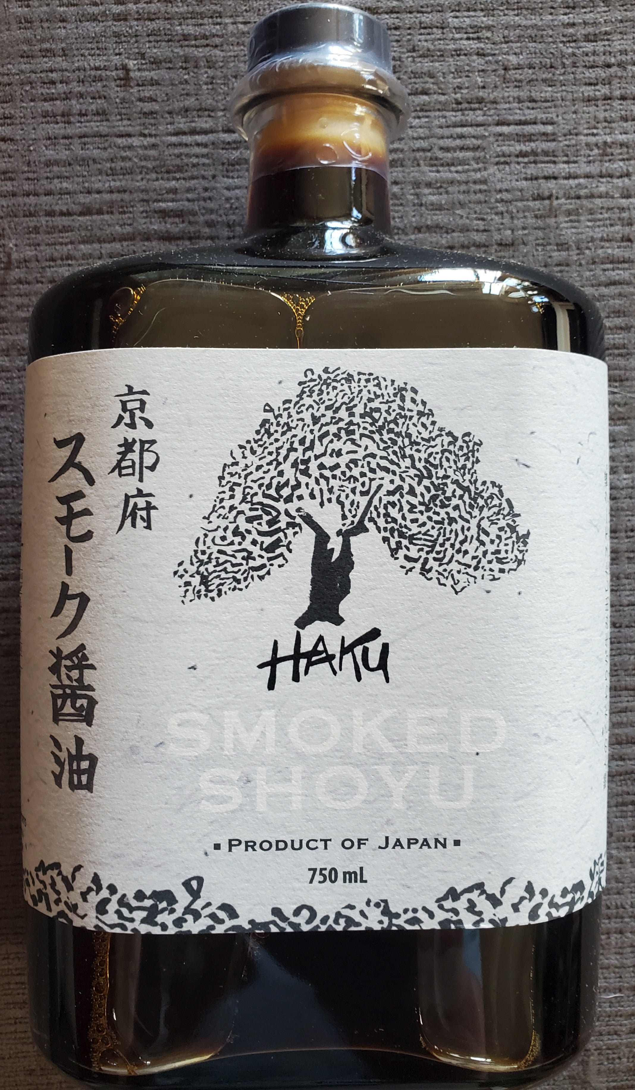 Haku Smoked Shoyu (750 ml)