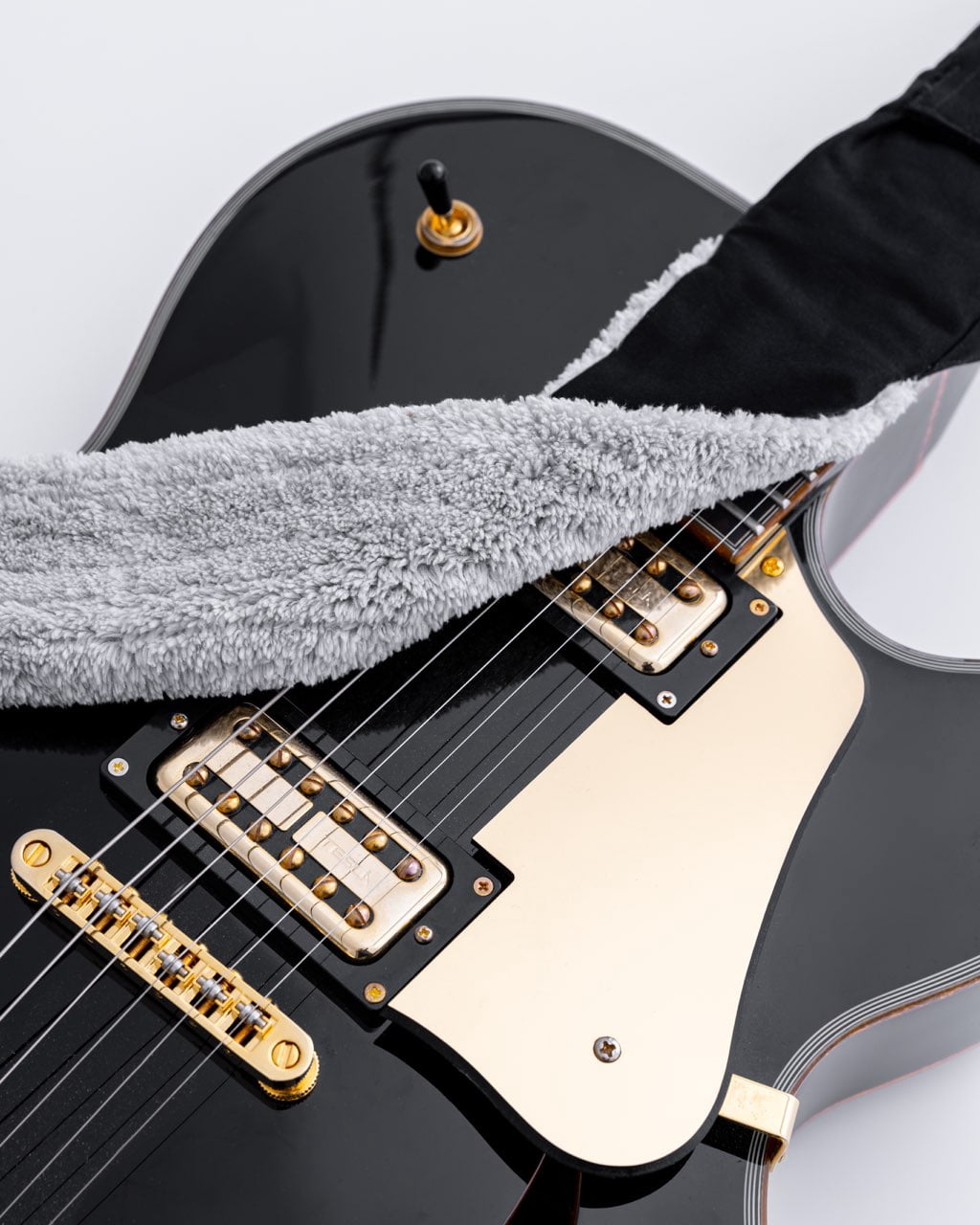 String Sling Guitar Strap With Strap Locks and Pick Pack Red