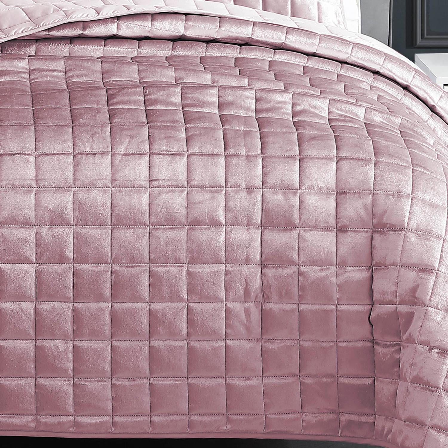 Riverbrook Home 3 Piece Quilt Set, King, Blush, Lyndon, Polyfill, Adult