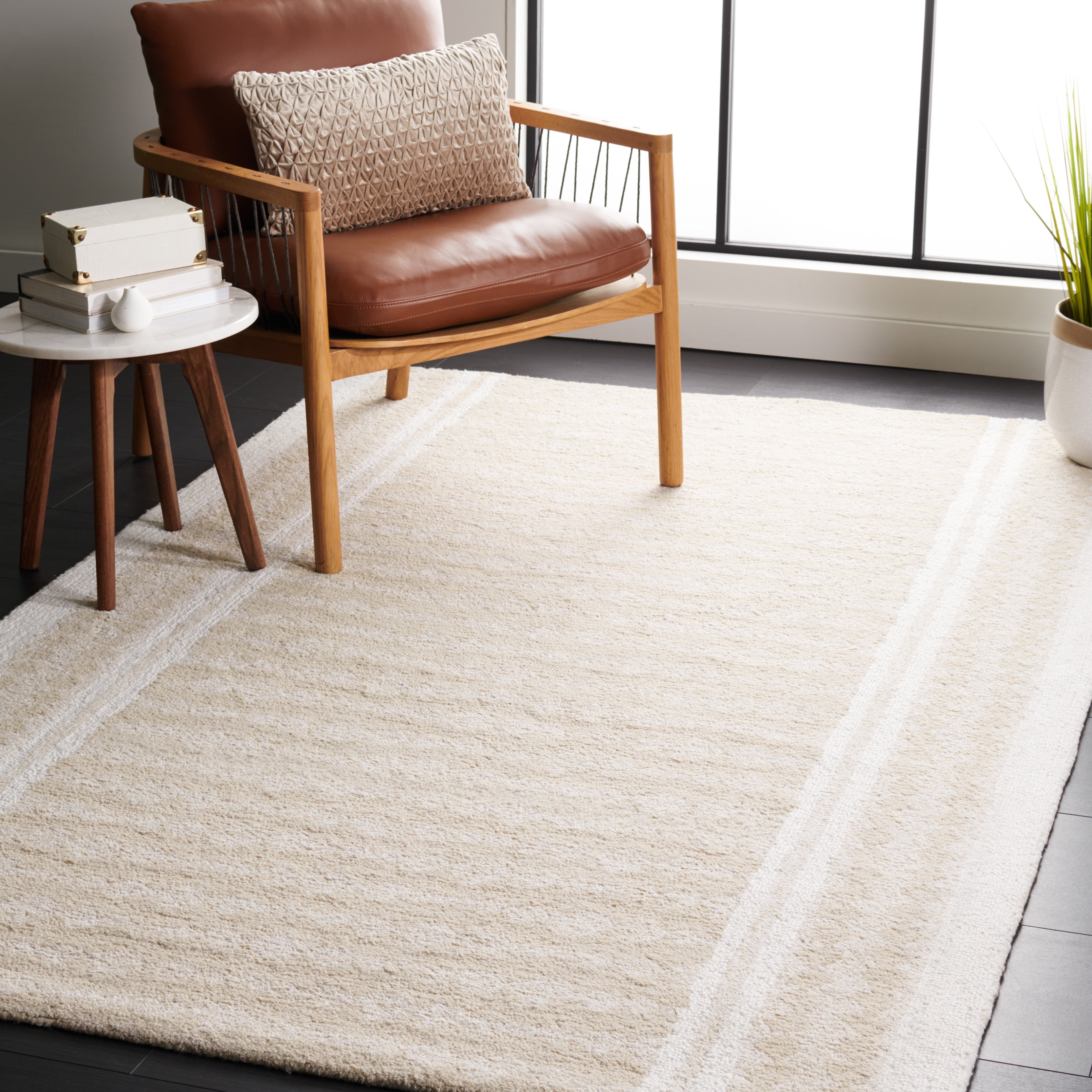 SAFAVIEH Capri Trinity Distressed Area Rug, Beige/Ivory, 8' x 10'