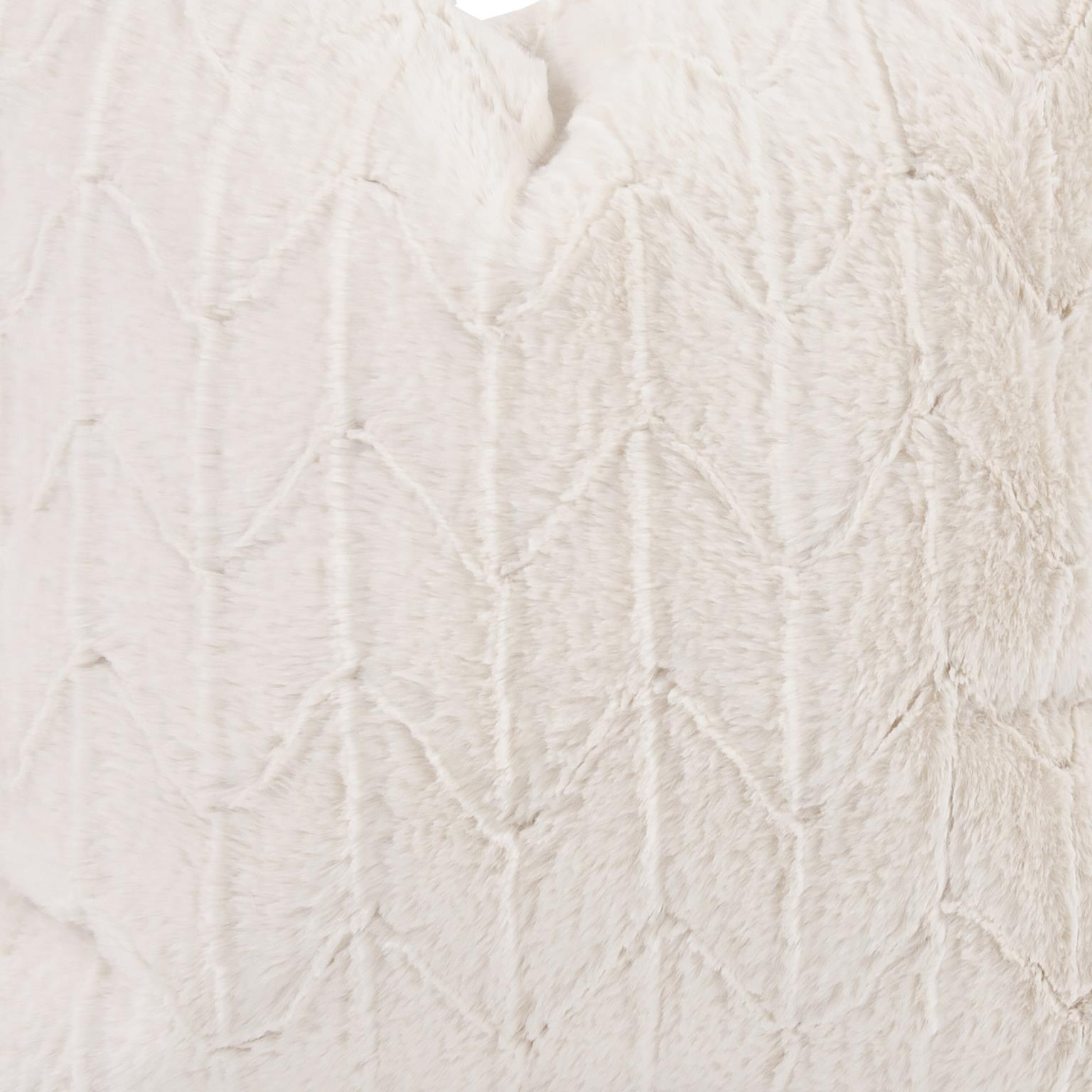 Scroll Puff Rocker Angora Natural