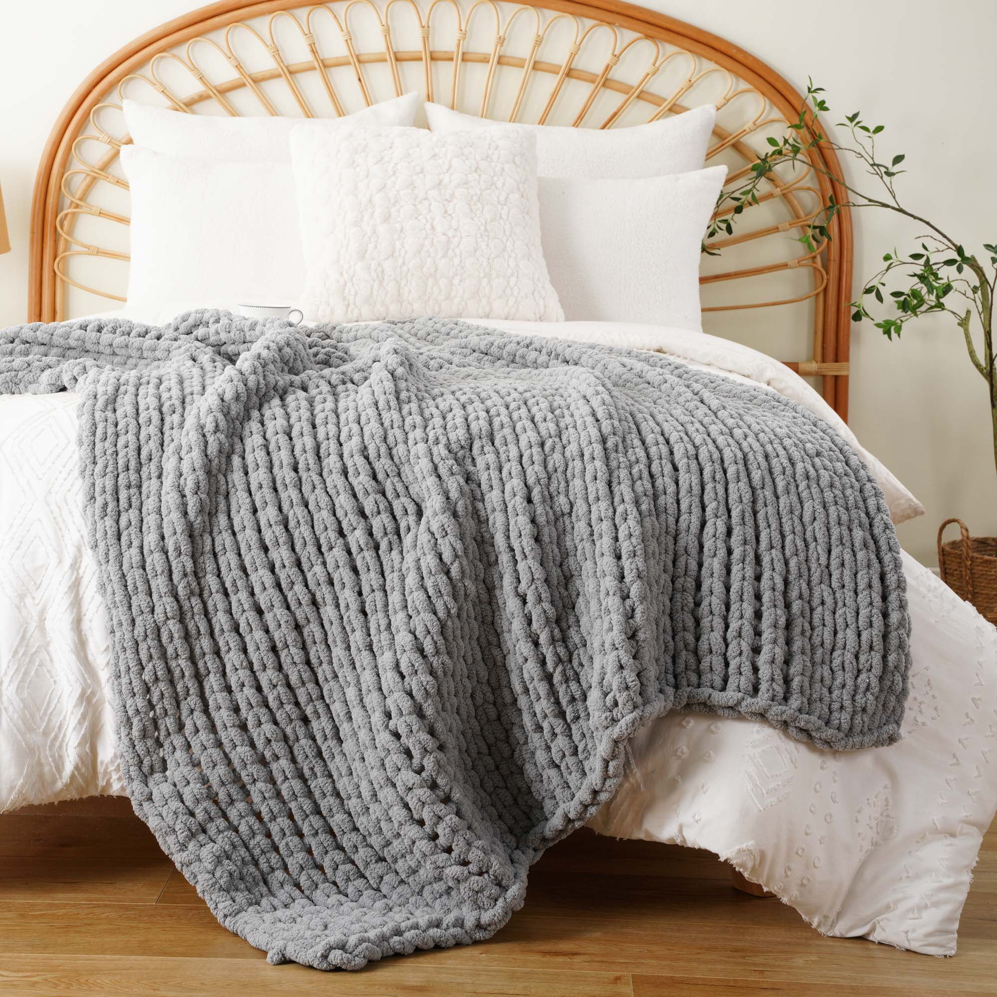 Battilo Light Grey Chunky Knit Throw Blanket,Handmade Cable Knit Crochet Blanket for Couch,50"x60"