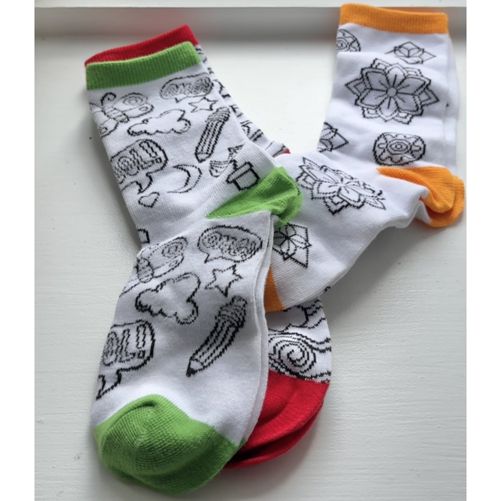 Buddy & Barney: Doodle Socks - DIY Color Your Own Socks Craft Set, Customize 3 Pairs w/ 5 Fabric Markers, Fun Designs & Colors, Art Activity, Kids 3+