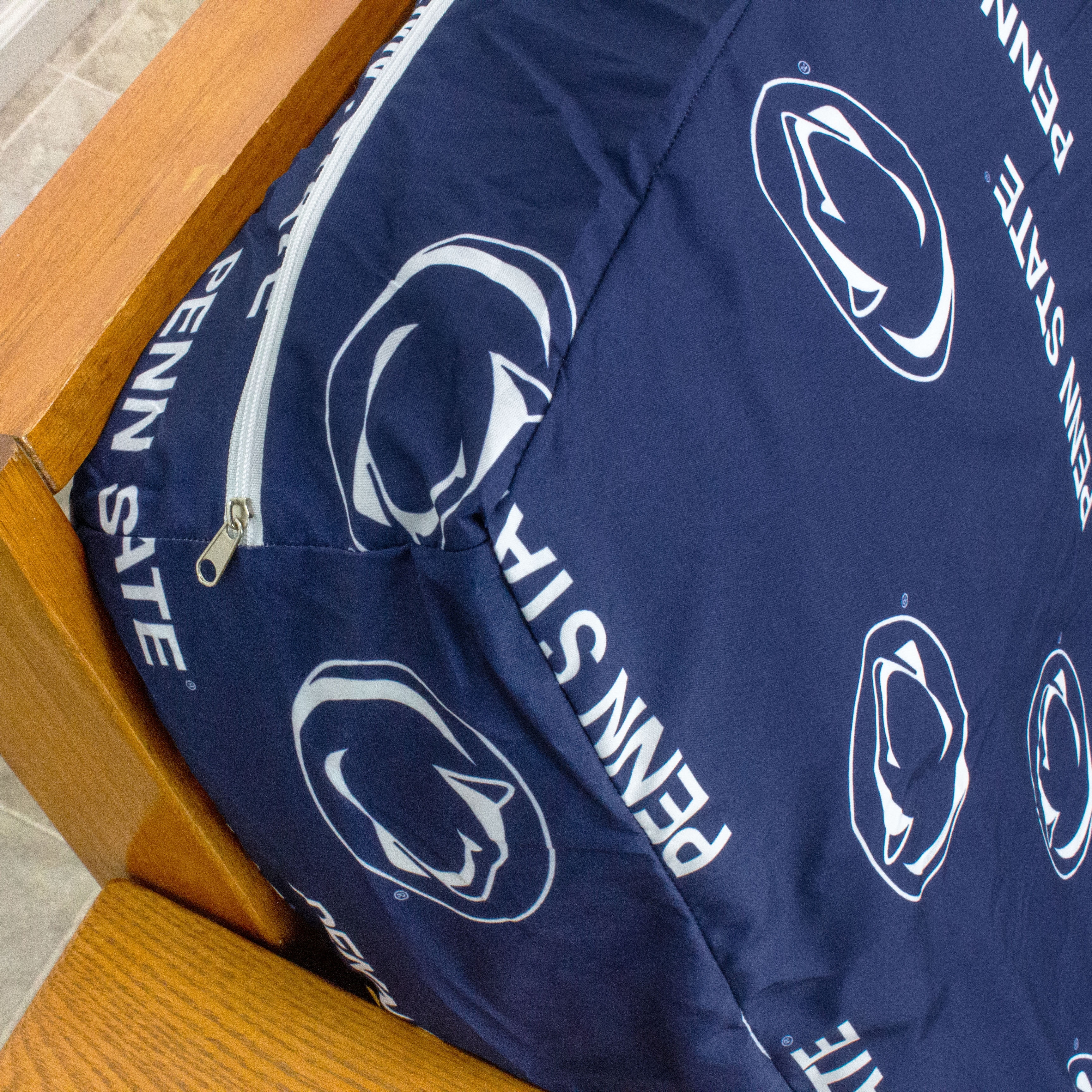 Penn State Nittany Lions Futon Cover - Full size fits 6 and 8 inch mats