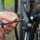 thumbnail image 2 of pares de frenos de bicicleta, frenos de bicicleta, pinzas, frenos tipo V, pastillas de freno VTC para bicicleta de montaña, pastillas de freno para bicicleta con tuercas, azul, 2 of 5