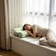 thumbnail image 4 of Almohada refrescante de seda con funda extraíble, almohada de apoyo para dormir para cabeza y cuello, almohada transpirable y ergonómica para el hogar y el dormitorio., 4 of 6