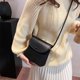 thumbnail image 5 of Bolso de hombro de moda para mujer | Bolso versátil y bolso de mensajero | Elegante correa ajustable | Cuero PU | Se adapta a las llaves de la billetera del teléfono | 17x16x8cm | 1 Pieza | Casual, 5 of 7